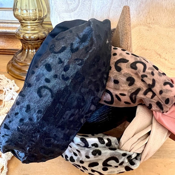 New! The “Princess” Leopard Cheetah Flat Twisted Headband - Picture 4 of 5